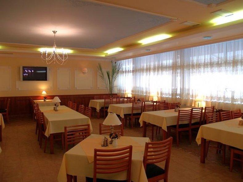 Penzion Anton Teplicka nad Vahom Exterior photo