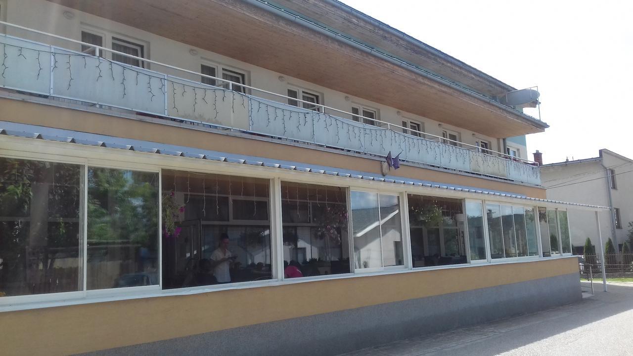 Penzion Anton Teplicka nad Vahom Exterior photo